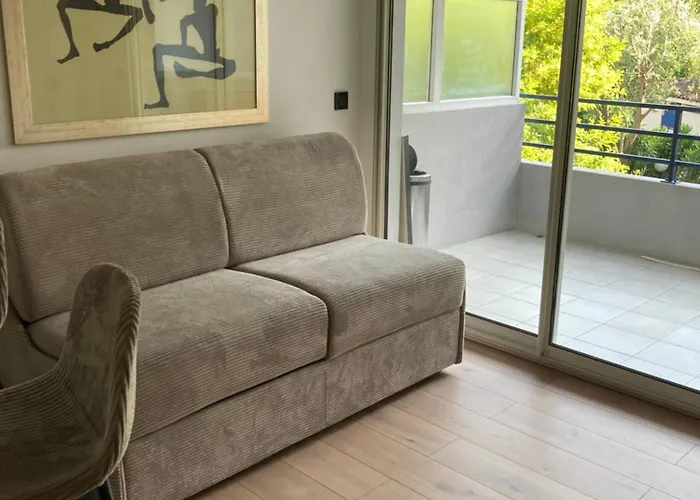 Neuf Parking Piscine A Apartman