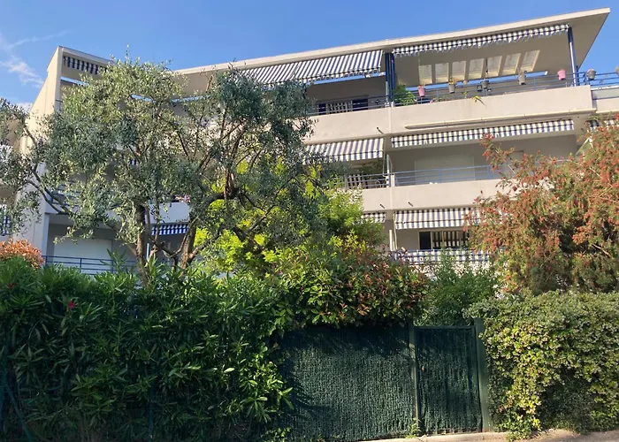 Neuf Parking Piscine A Cannes