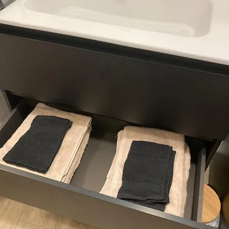 Neuf Parking Piscine A